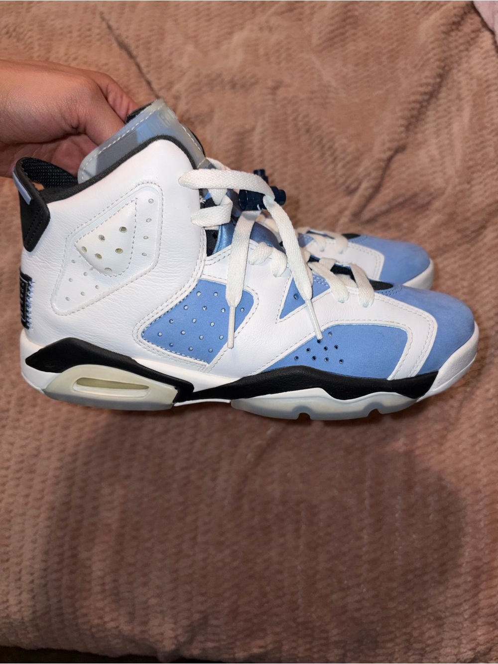 Jordan 6 UNC shoes